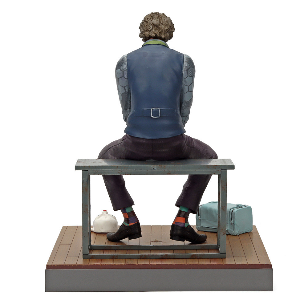 Joker Villain Character Figurine for Collectors - Image 4