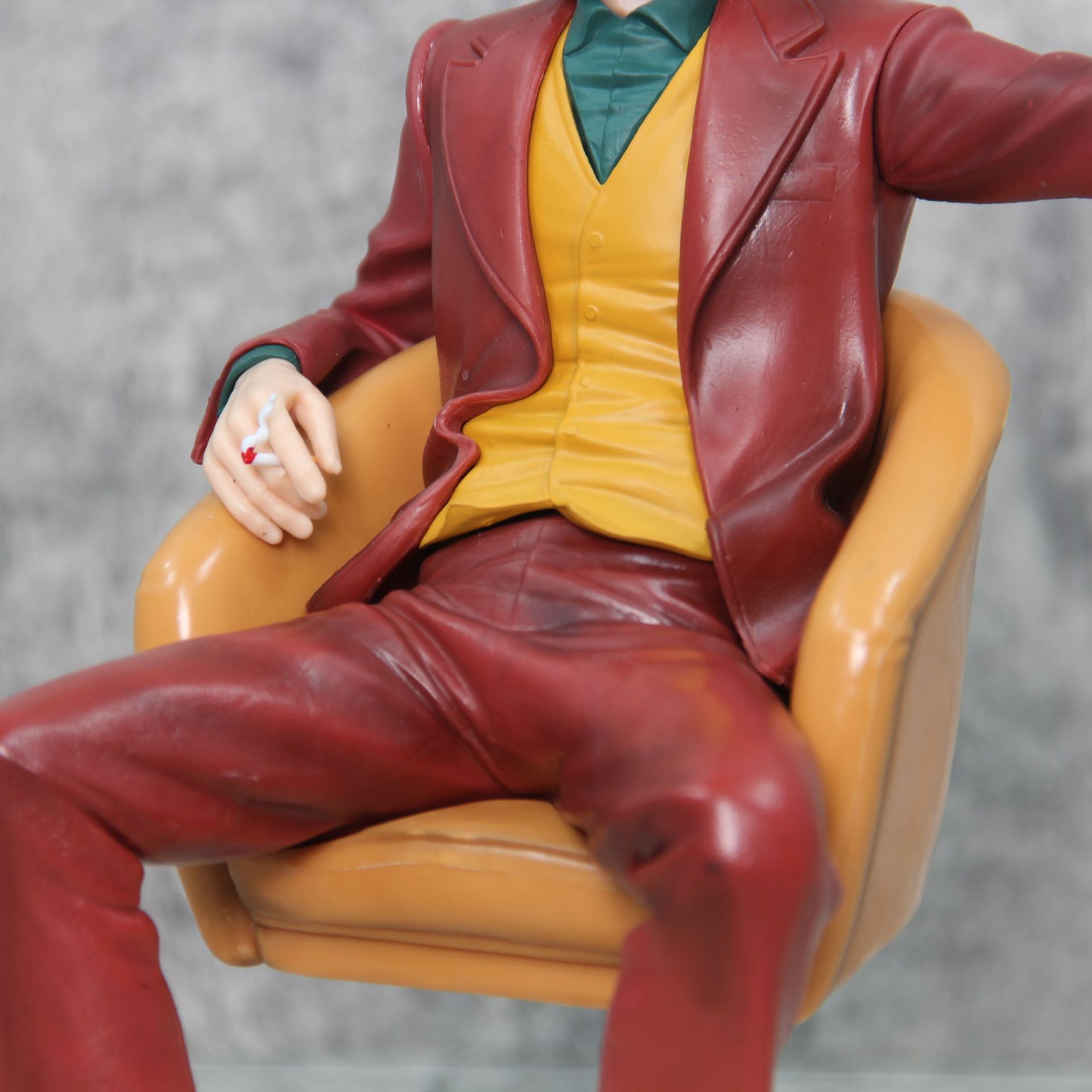 Joaquin Phoenix Joker Mask Figurine - Red Suit - Image 6