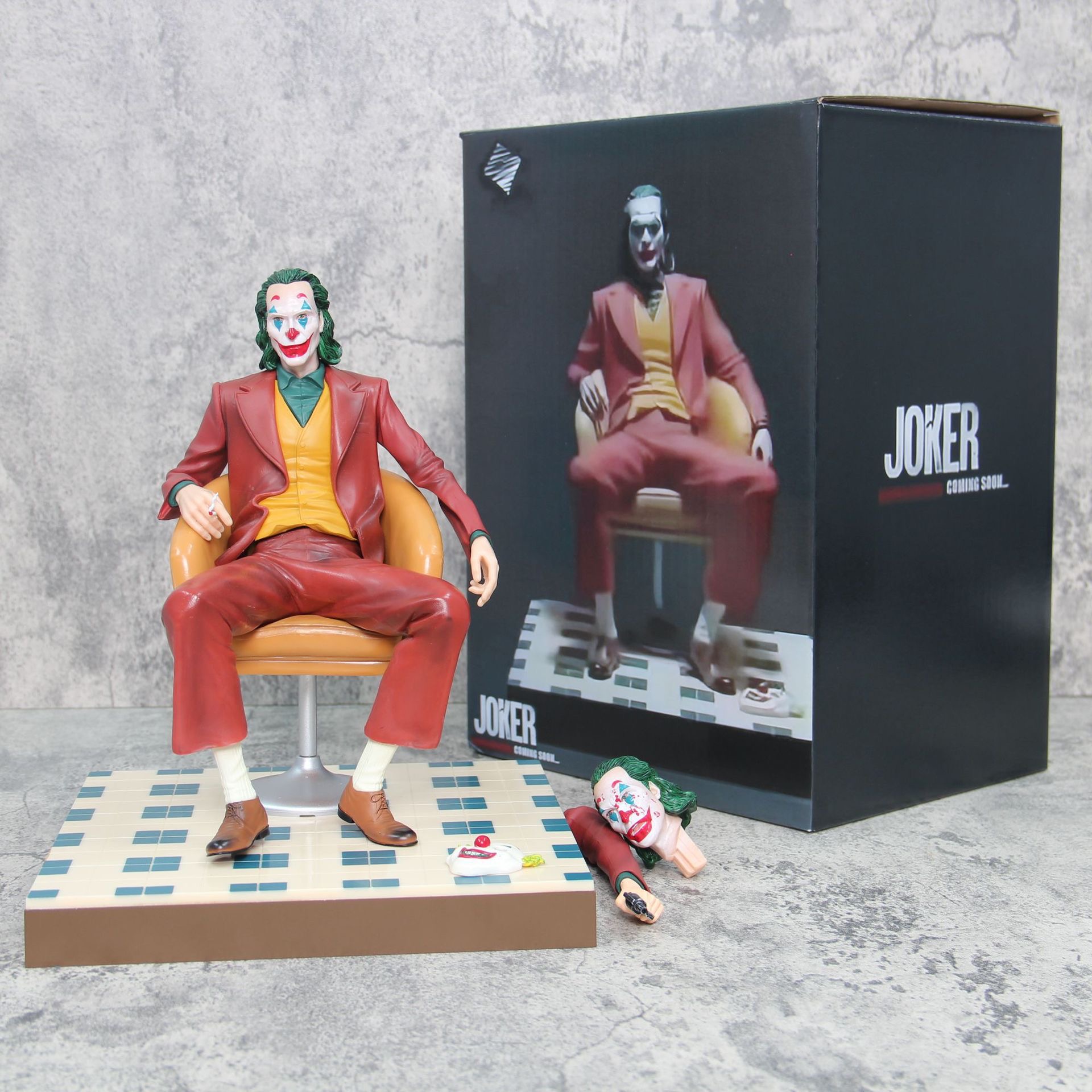 Joaquin Phoenix Joker Mask Figurine - Red Suit